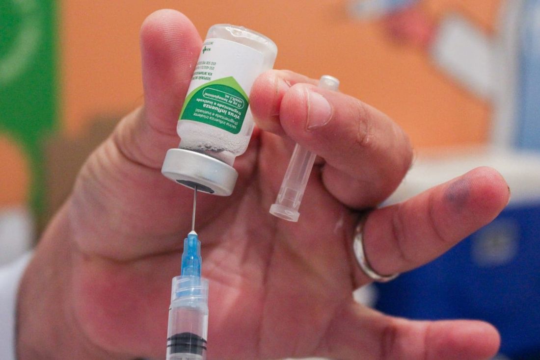 Vacina-contra-gripe-foto-Marconi-Meireles-FolhaPE.jpg